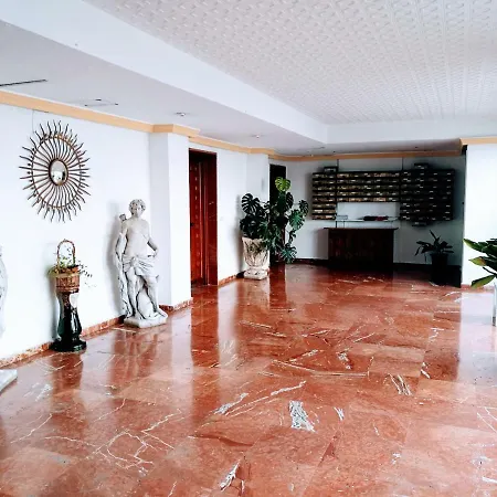 公寓 Apartamento Puerto Sol Con Vistas Al Mar 贝纳尔马德纳